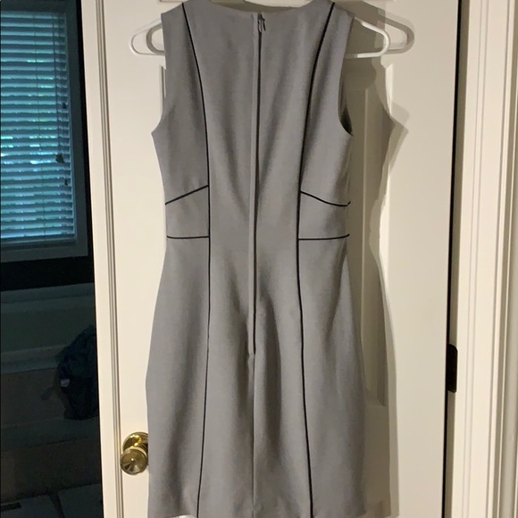 Grey sheath sleeveless dress - Picture 4 of 4